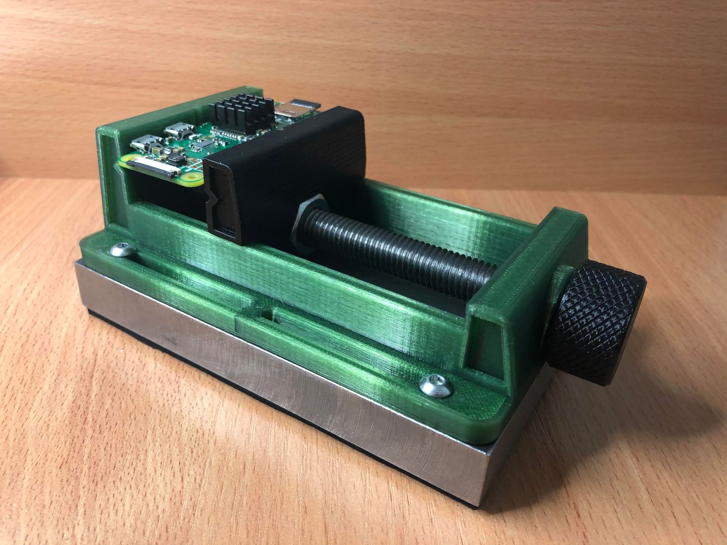 My mostly 3D printed mini bench vice.