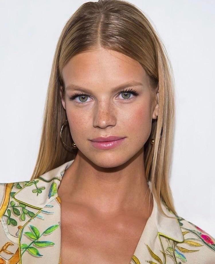 Nadine Leopold [irtr] Scrolller