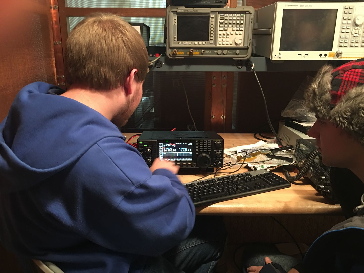 Our school club just got a brand new Icom 7600 today!