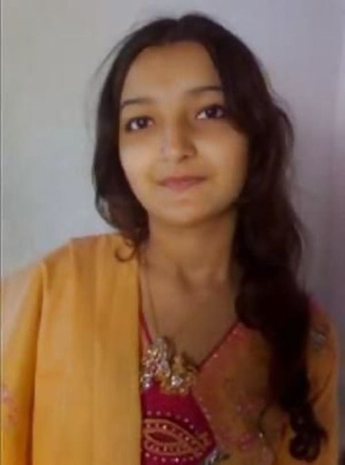 Pakistani girl showing her body [Album] | Scrolller