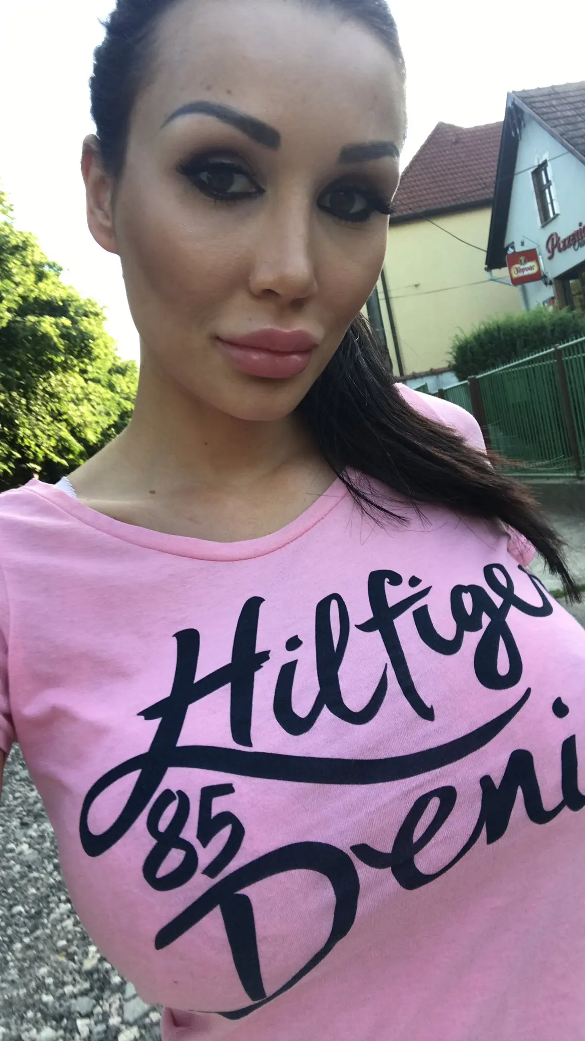 Patty Michova Scrolller