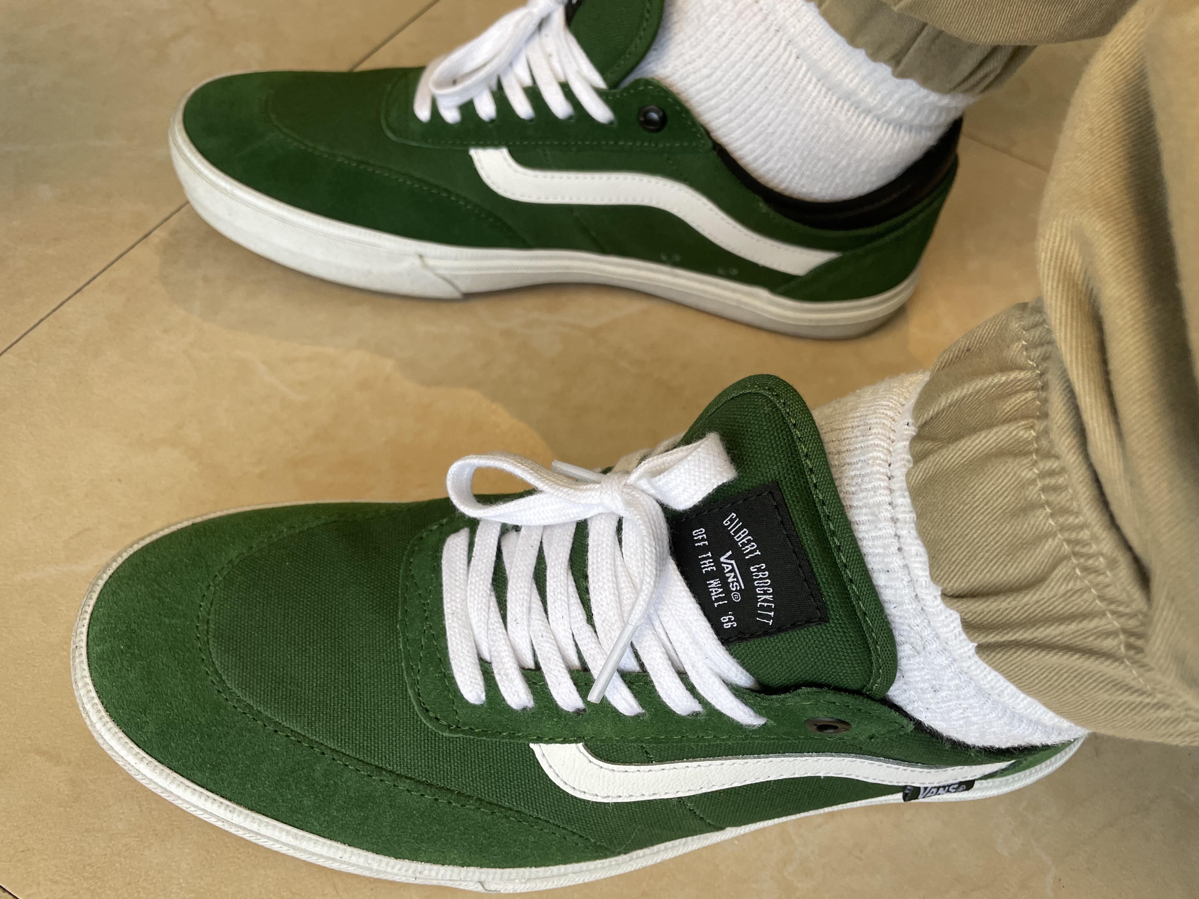 Pine / White Gilbert Crocketts Scrolller