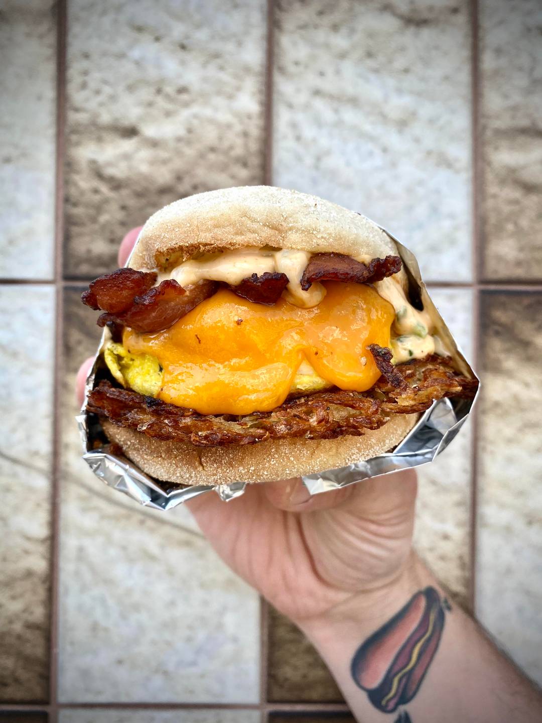 [pro/chef] Breakfast of champions, egg bacon and potato pancake sandwich!