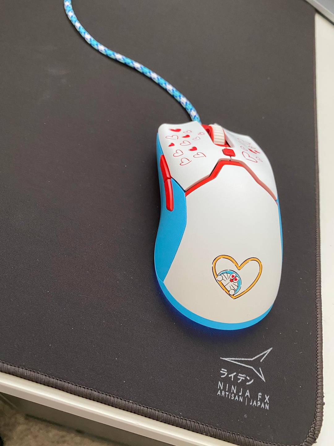 Razer Viper Mini Doraemon Edition with Blue Shock Paracord Cable
