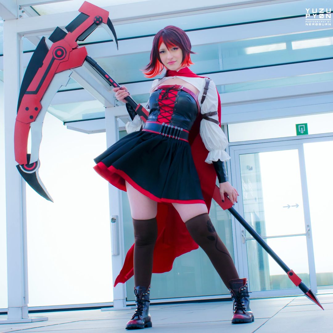 Red like roses🌹- Crescent Rose made by me - YuzuPyon