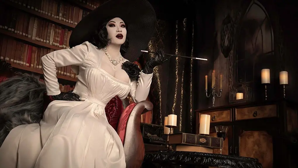 Resident Evil Village Lady Dimitrescu Cosplay by Yaya Han