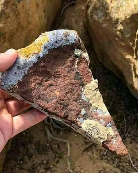 Rock pizza with extra cheese