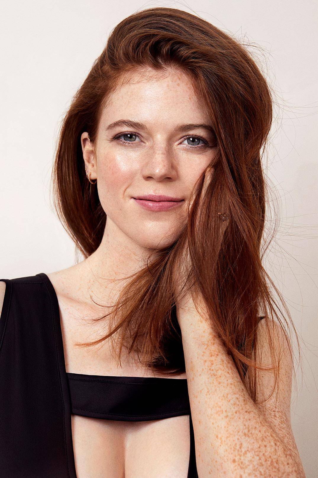 Rose Leslie | Scrolller