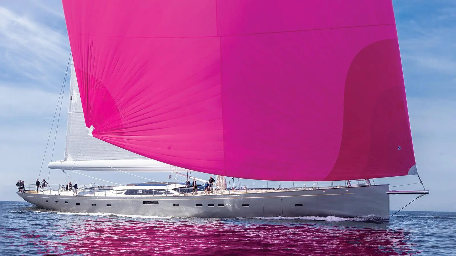 Sailing Yacht 'Pink Gin'. The world's largest carbon fibre sloop ...