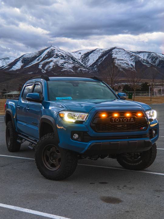 Showed my brother how to install the Toytec Boss lift on his '19. It looks awesome.