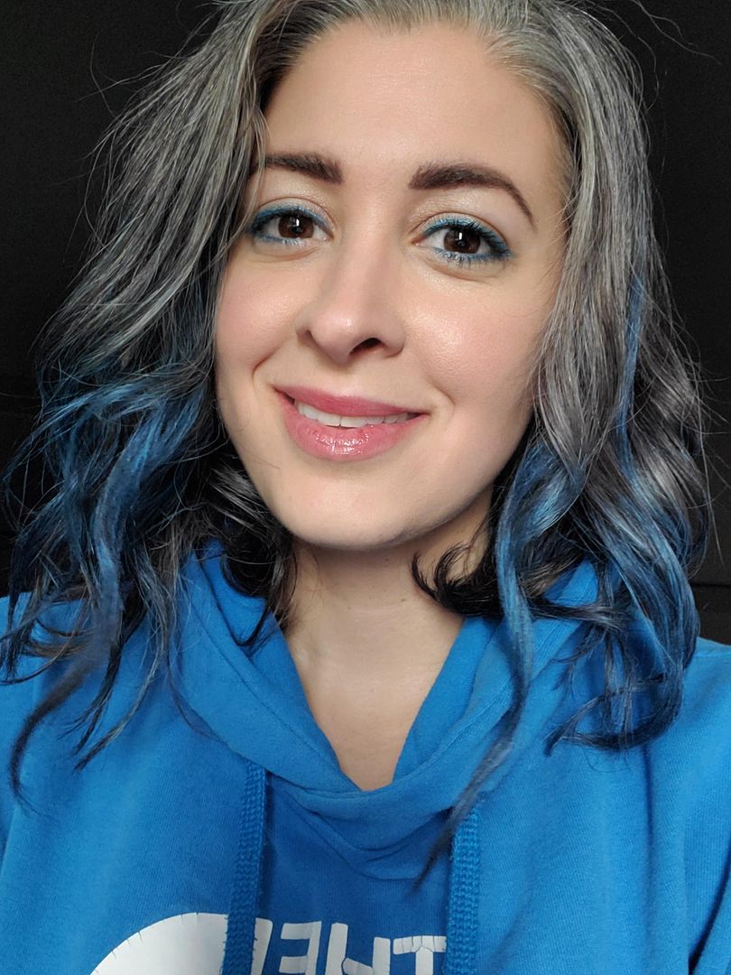 🤍 Silver and Blue 💙 [Over 18]