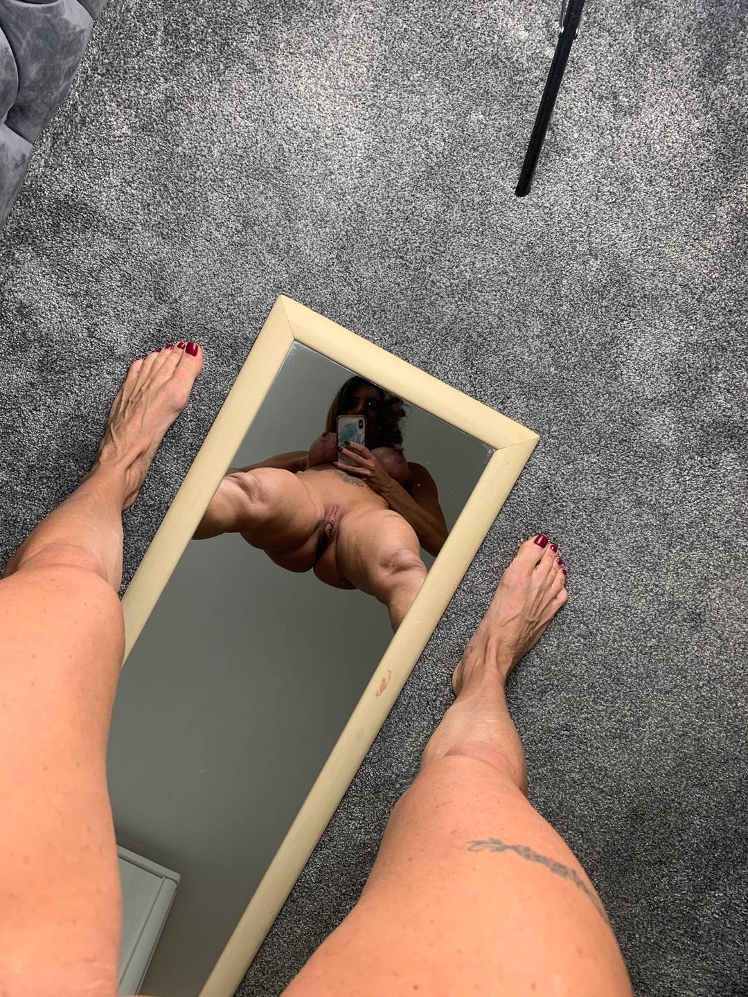 Size 5 💋 always red nails