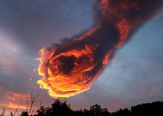 Strange looking cloud