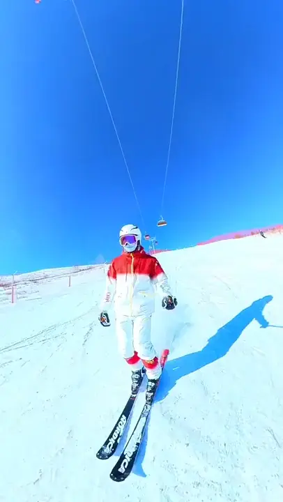 taking off the ski while skiing