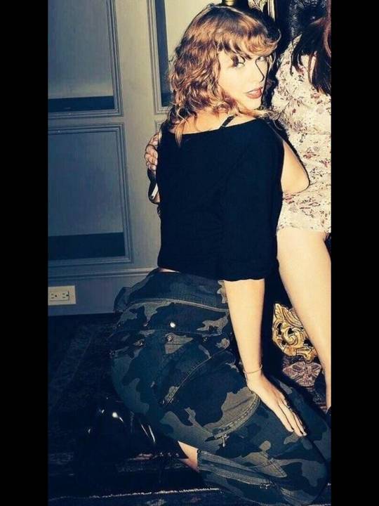 Taylor Swift's ass is getting thicker and thicker