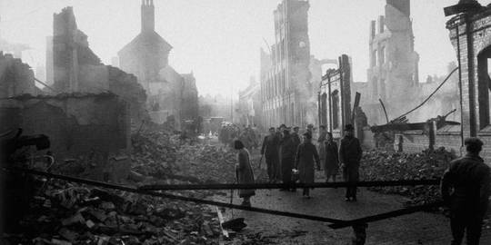 The Coventry Blitz, 1940. [800x400]
