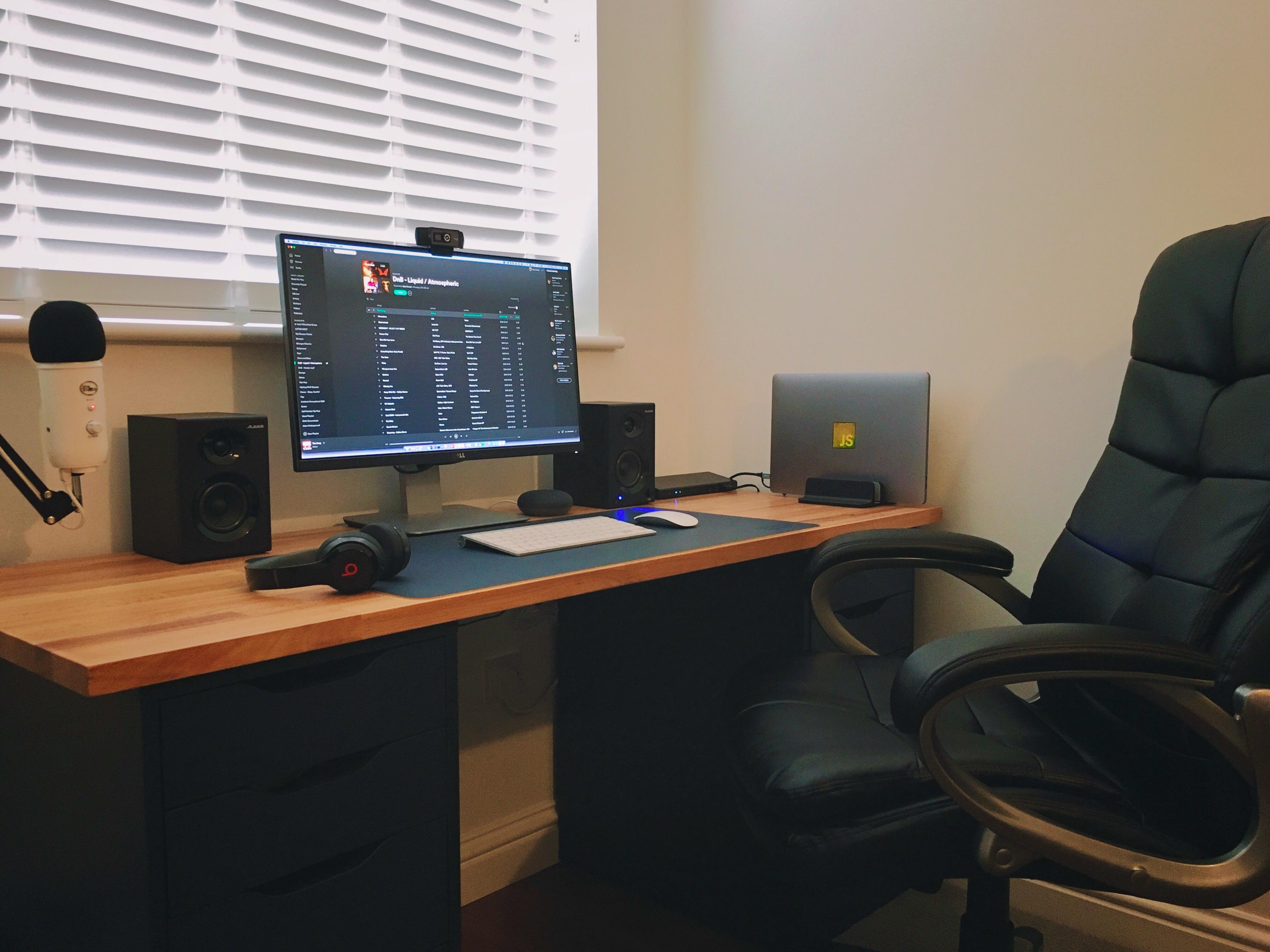 The current state of my Web Dev setup | Scrolller