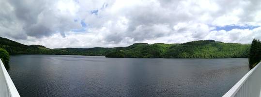The Upper Sûre Lake is absolutely stunning