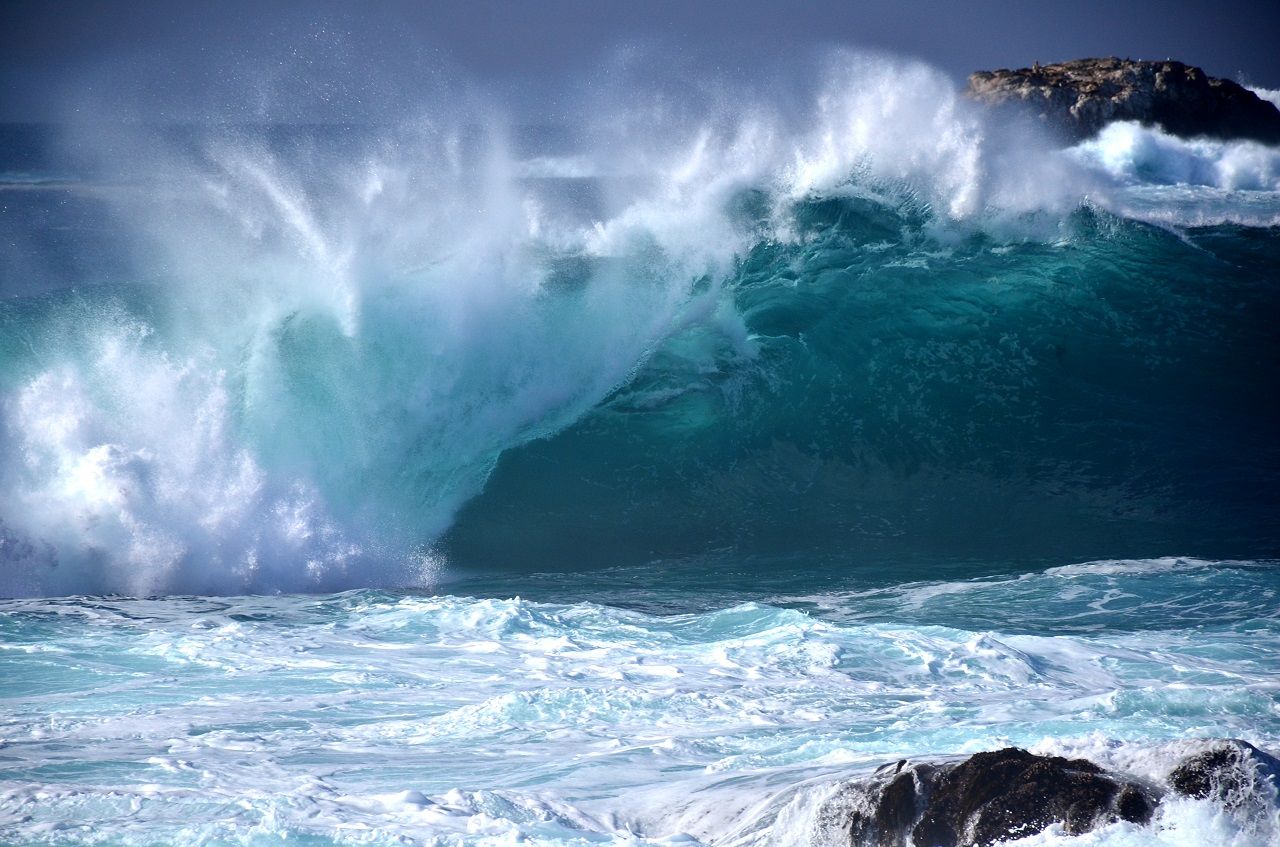 The waves in California