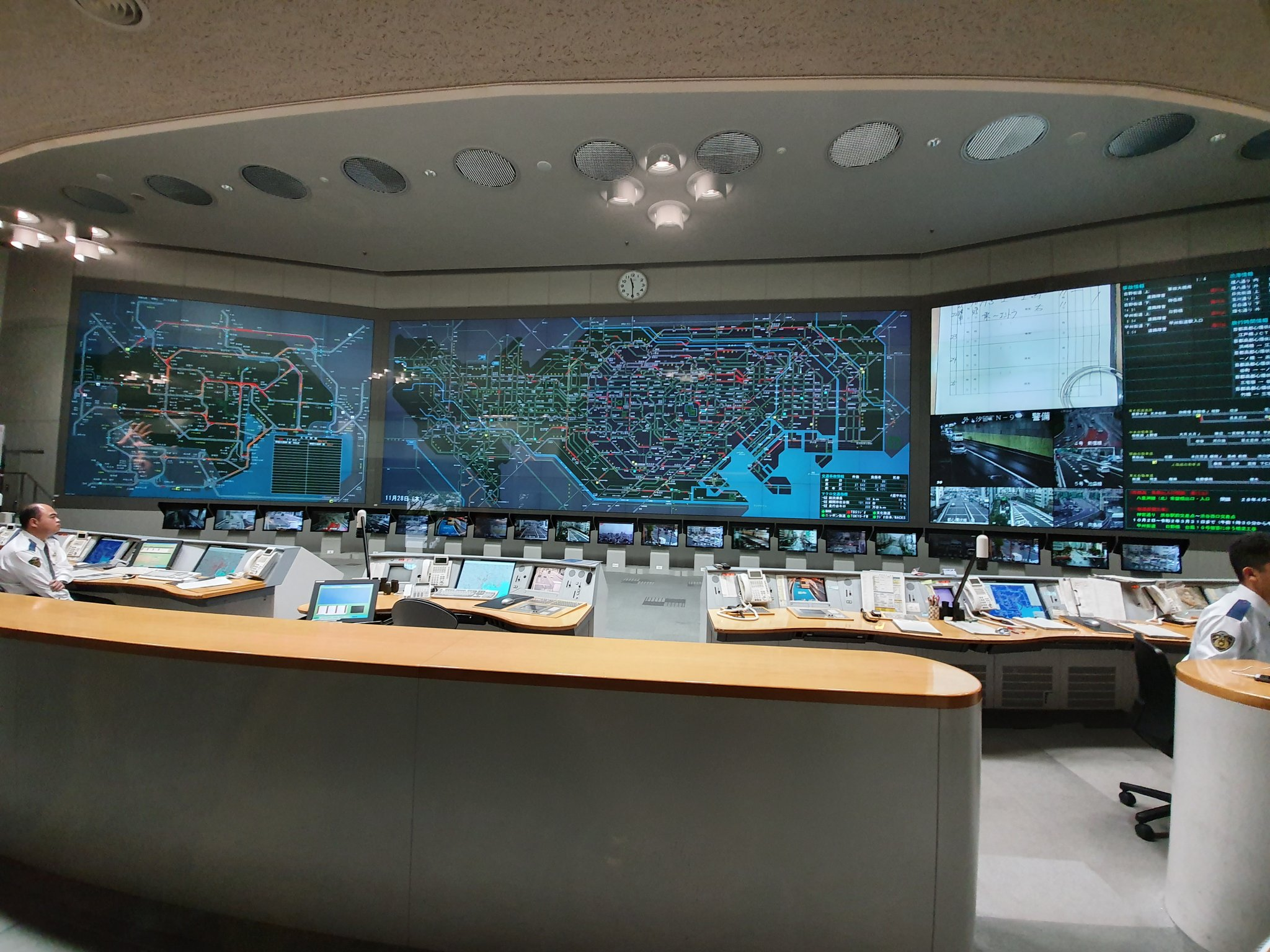 Traffic Control Center in Japan, managed by Tokyo Metropolitan Police ...