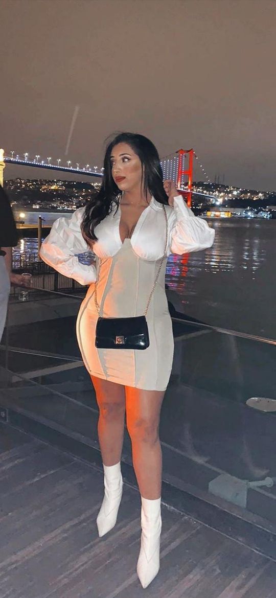 Give me your thoughts 😏🍑
