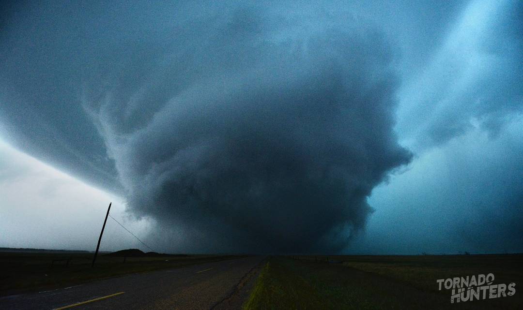 Violent tornado rips through southwestern MB - North of Pierson, Manitoba [1600x949] © 2015 Greg Johnson