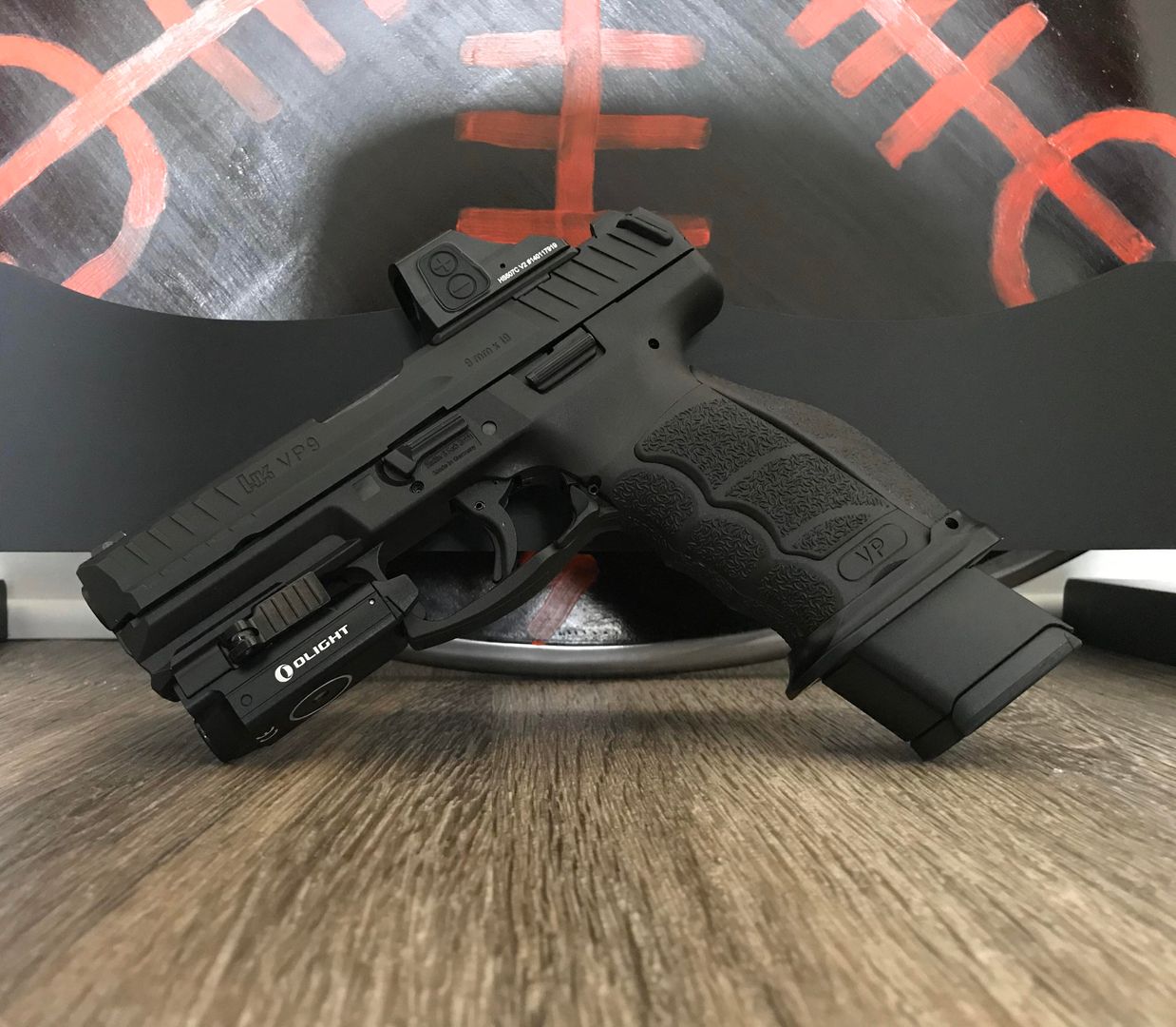 VP9 — Holosun 507C-V2, Olight PL MINI, and HK extended magwell