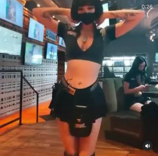 Where do I find goth girl hooters?