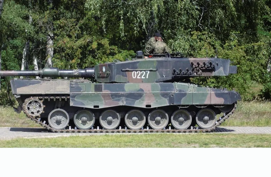 Why do western tanks drive with turret facing backwards, but not the ...