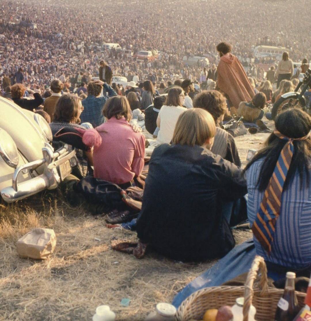 Woodstock Rock Festival, more than 400,000 people attended it making it one of the biggest festivals.