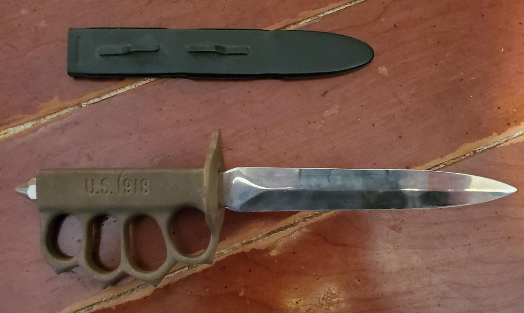 WW1 trench knife replica my dad has had for 36 years, entirely metal