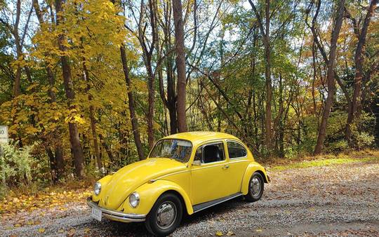Yellow VW [1920 x 1200]