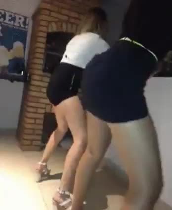 Her friend nope'd out real quick.