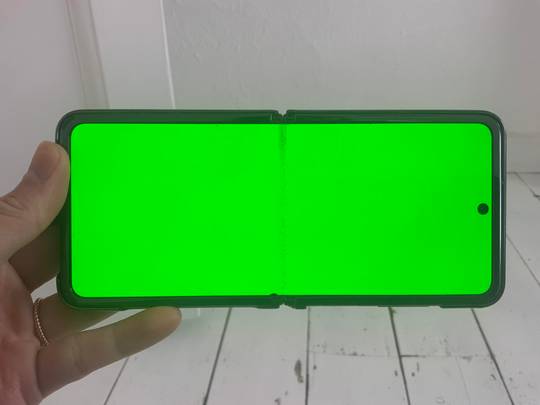 Z Flip screen develops cracks along the fold / hinge twice within 4 months, anyone else had this experience with their folding phones?