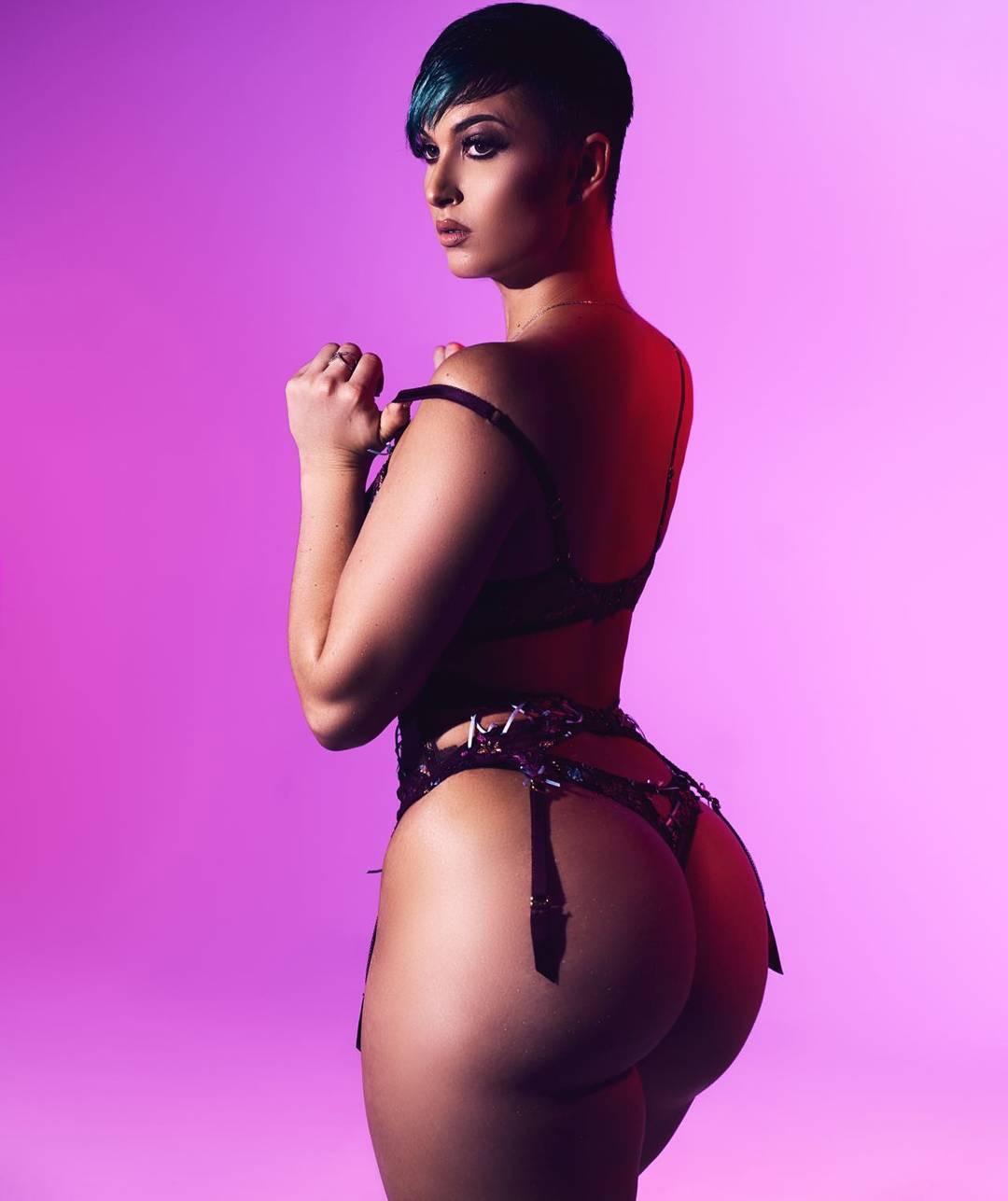 Zahra Elise 😍 Scrolller