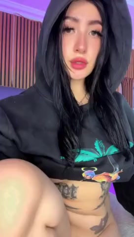 I want you to fuck my holes and make me scream with pleasure 