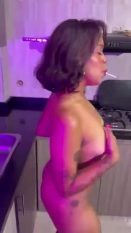 Brunette with curves that cannot be forgotten 🔥 If you would repeat the video, leave your ❤️ and follow me