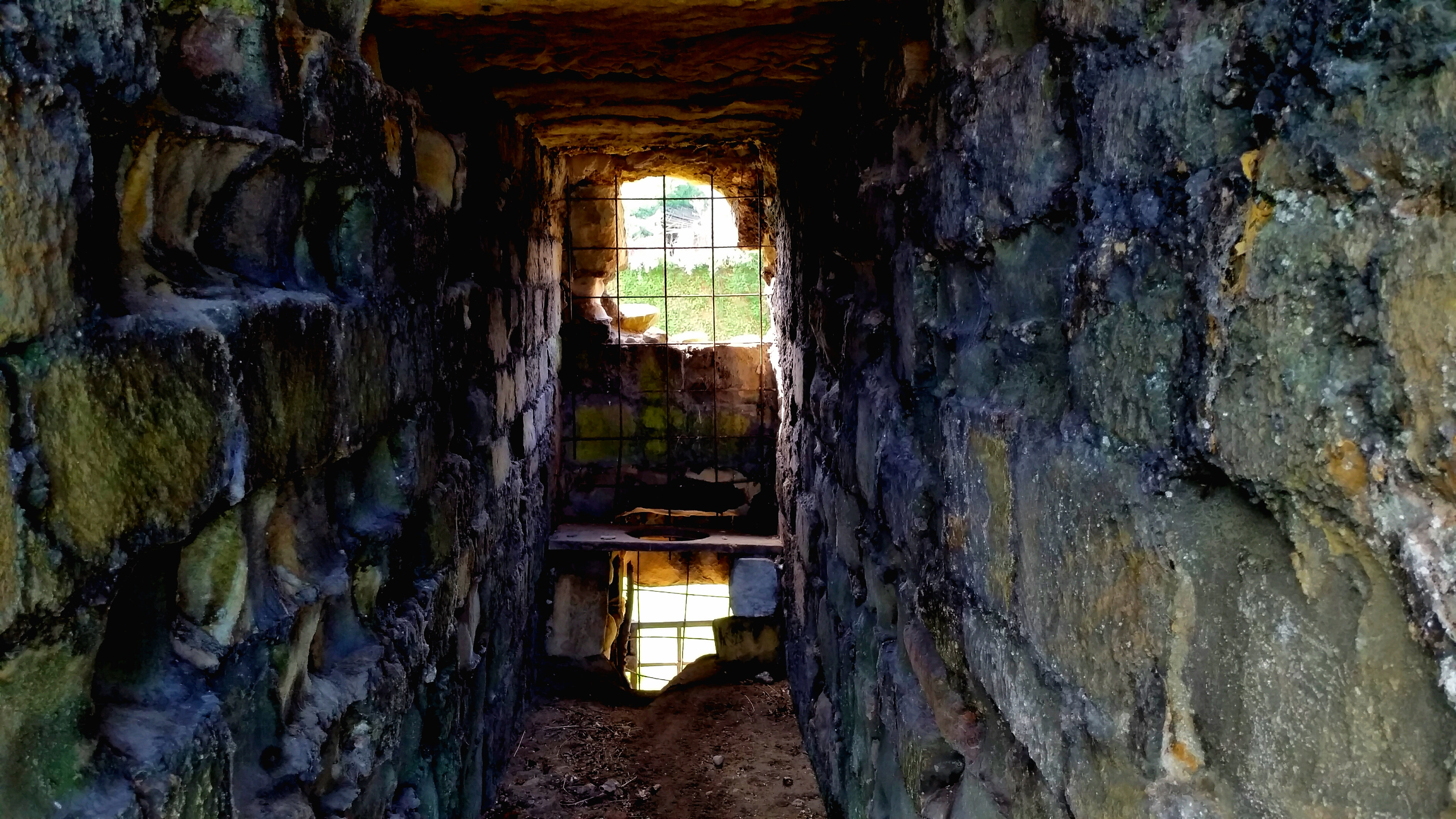 13th century toilet at pontefract Castle | Scrolller