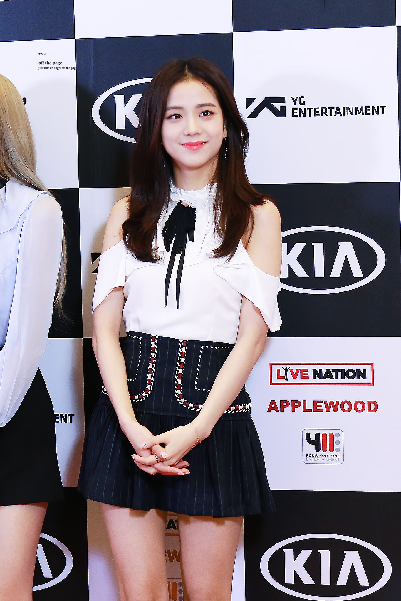 190109 Jisoo | Scrolller