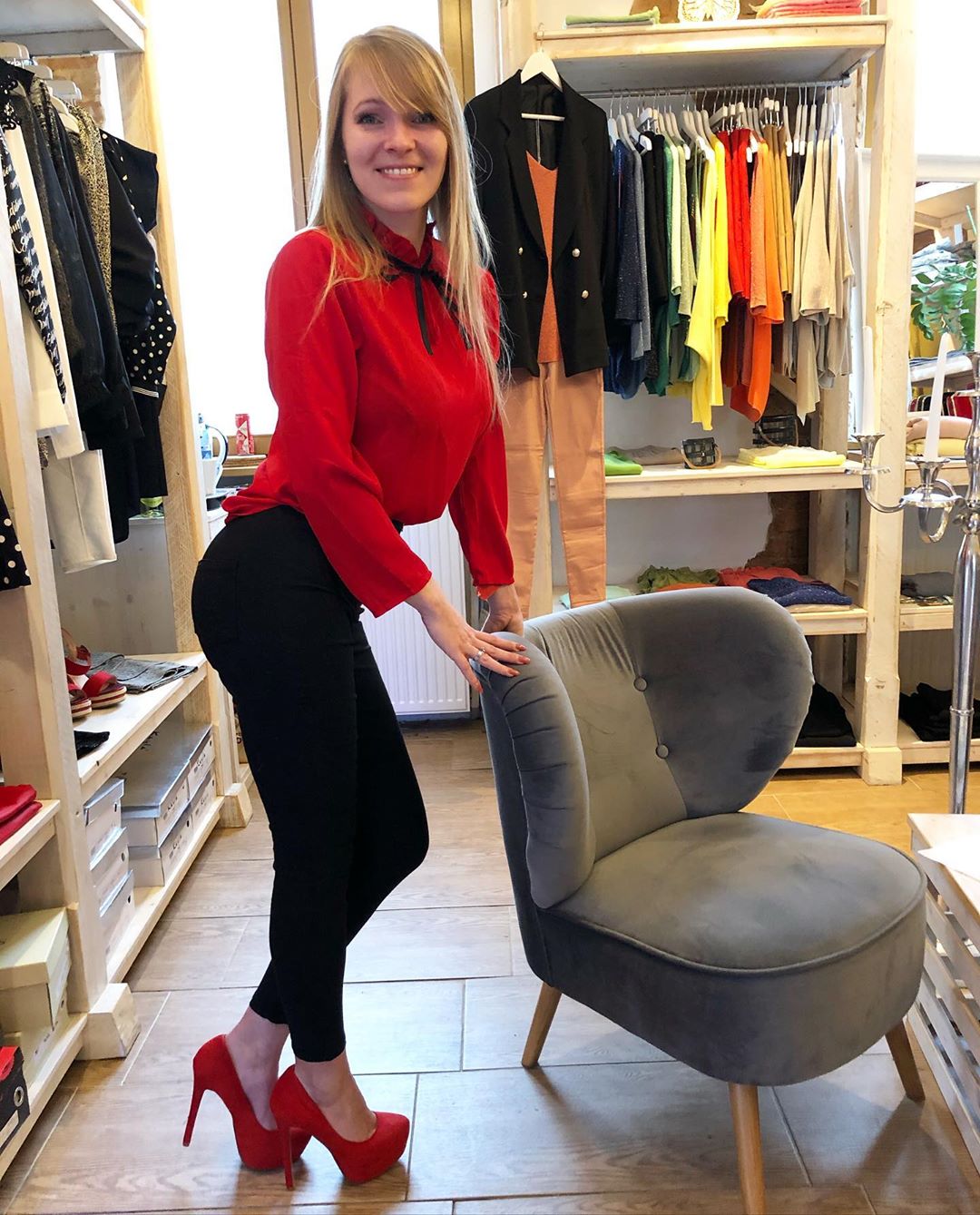 2020-03-07 11:34:57 madame_vau_official | Scrolller