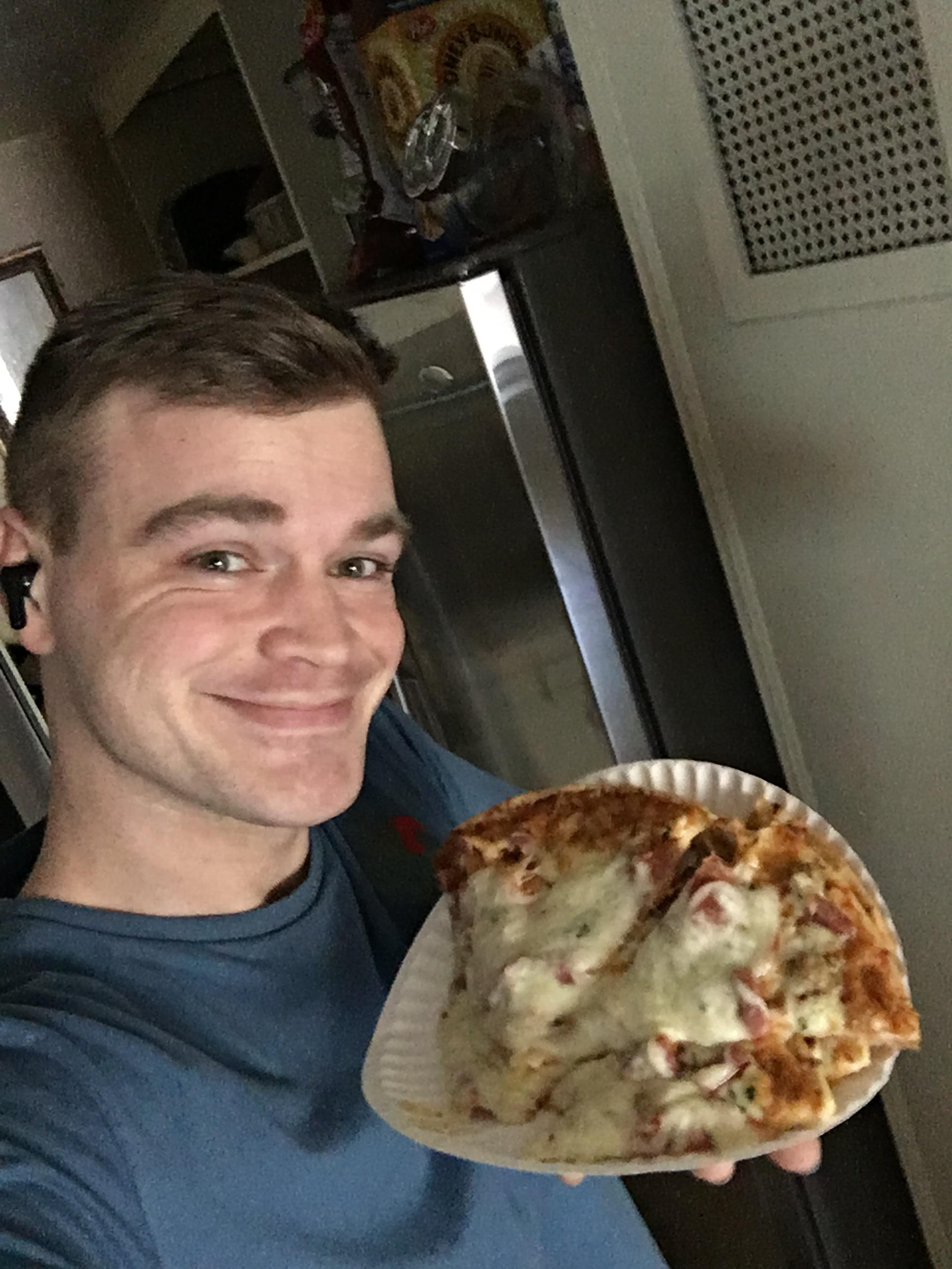 [28] decided to make my frozen pizza even cheesier | Scrolller