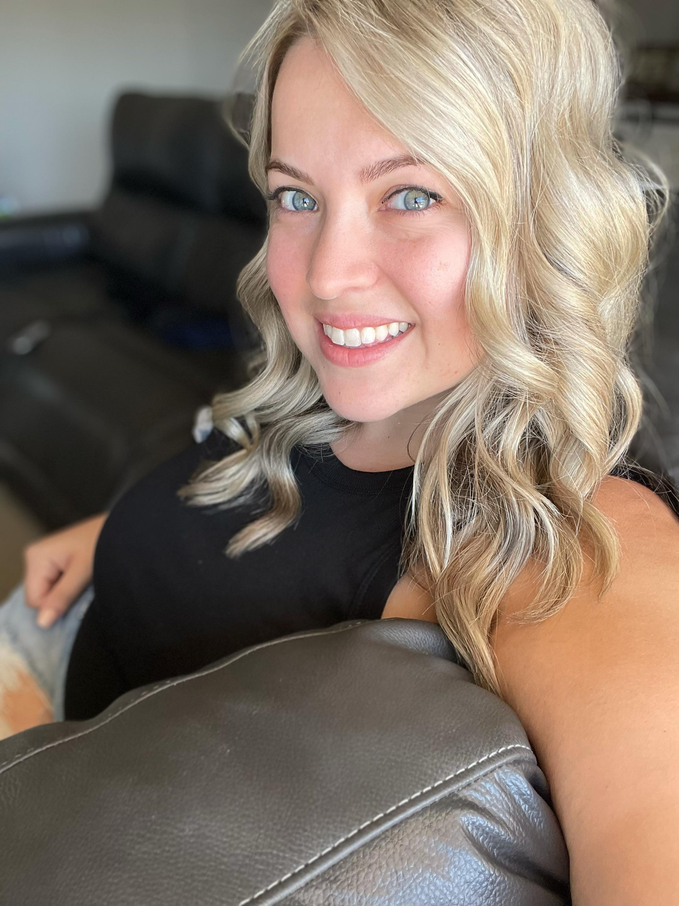 A Totally Wholesome And Fully Clothed Milfie Happy Friday 💋 Scrolller 6971