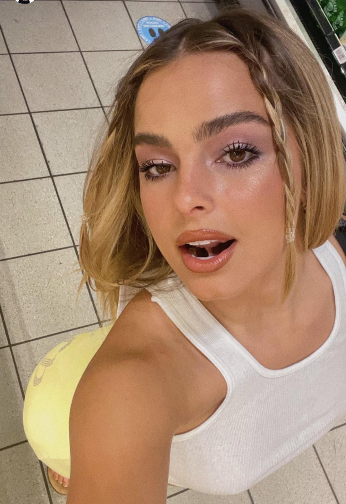 Addison Rae showing off front bang braid | Scrolller