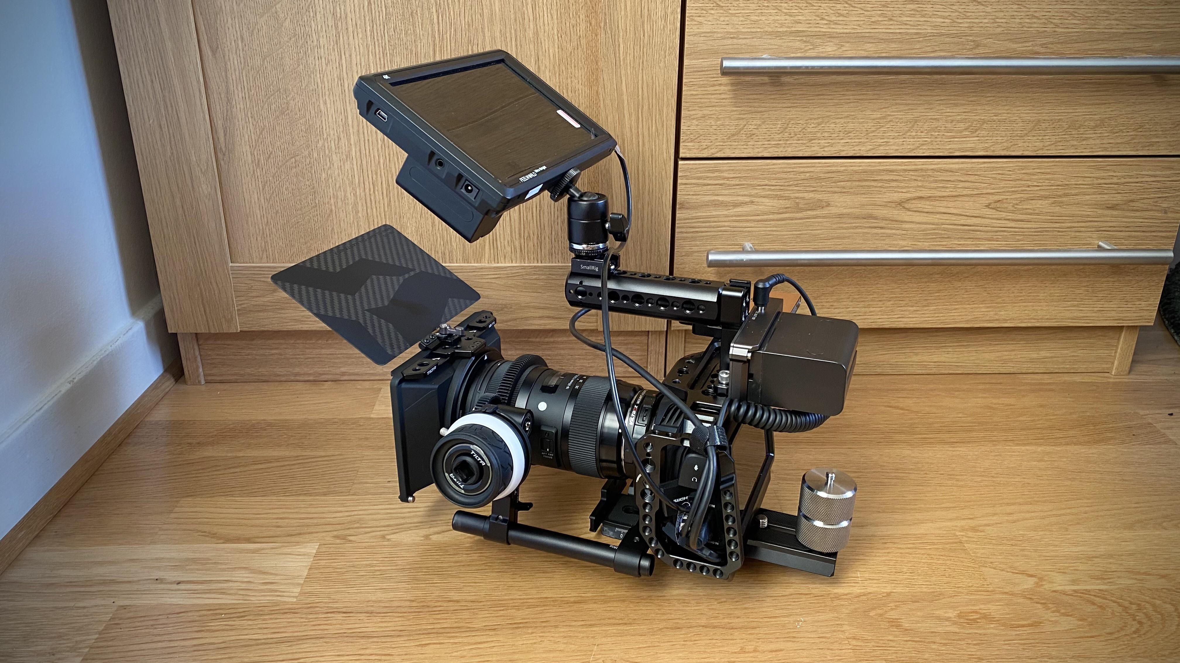 After one year with the P4K, I finally built a handheld rig | Scrolller