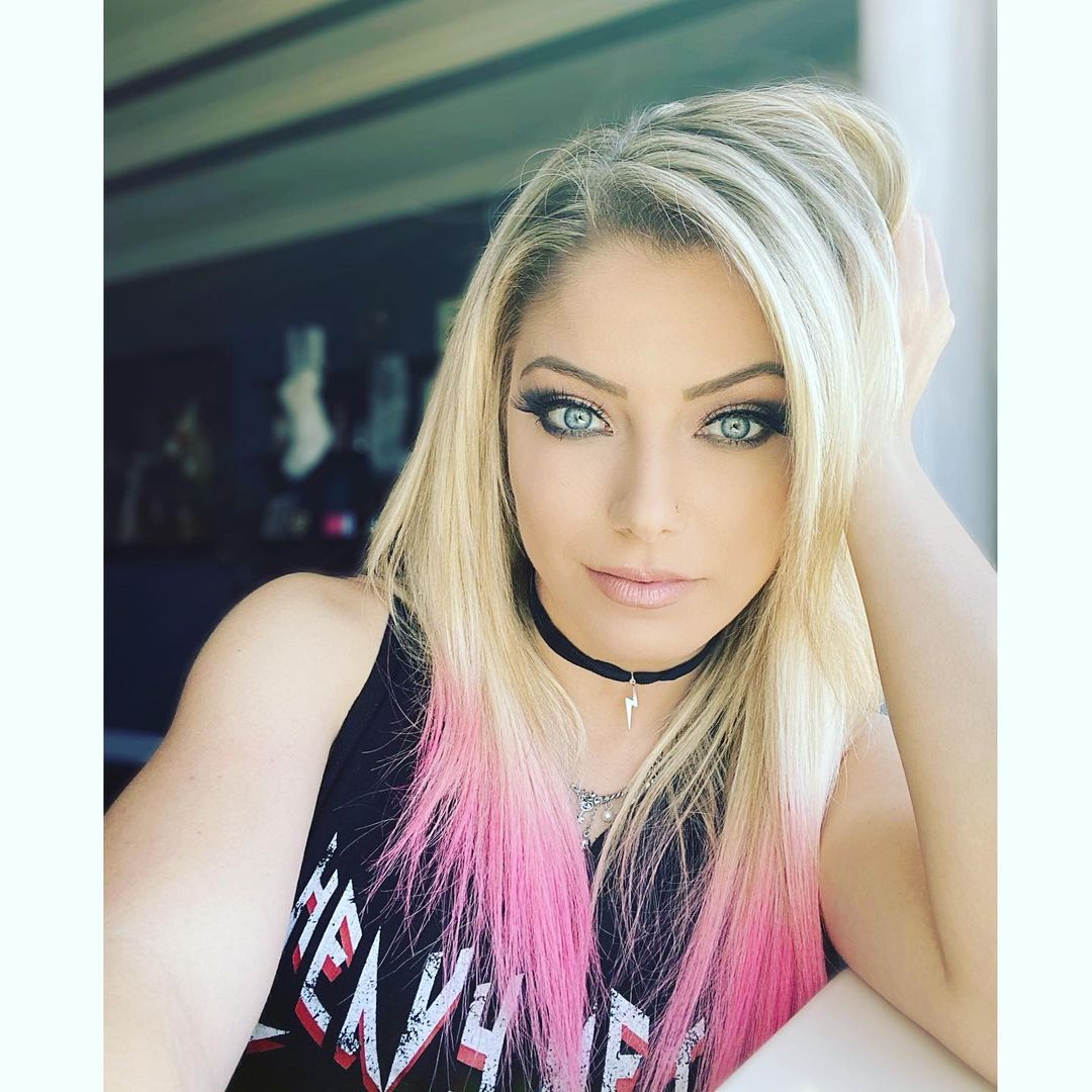 Alexa Bliss Scrolller