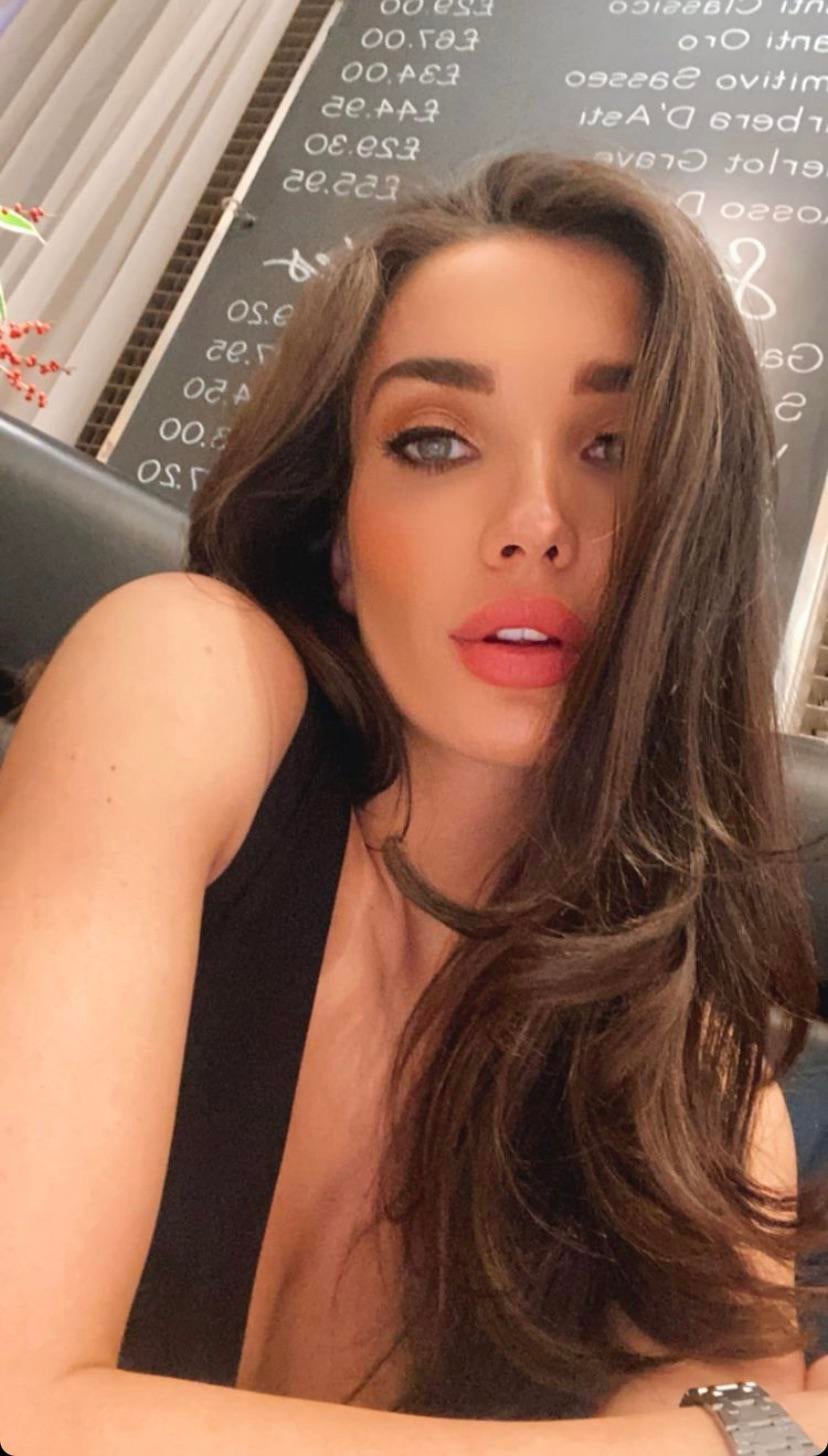 Amy Jackson Scrolller 