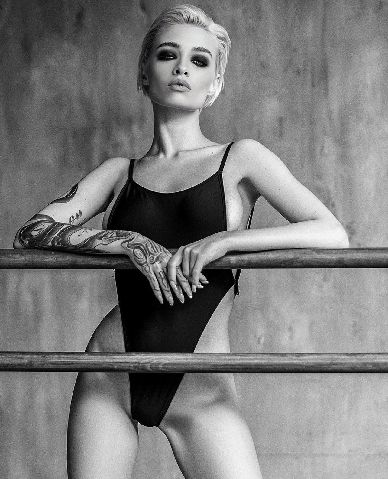 Anastasia Khamraeva Scrolller