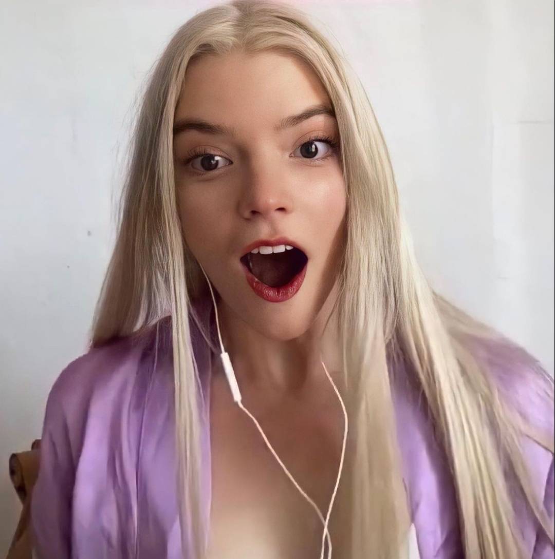 Anya Taylor Joy Face When She Sees My Dick Pic Scrolller