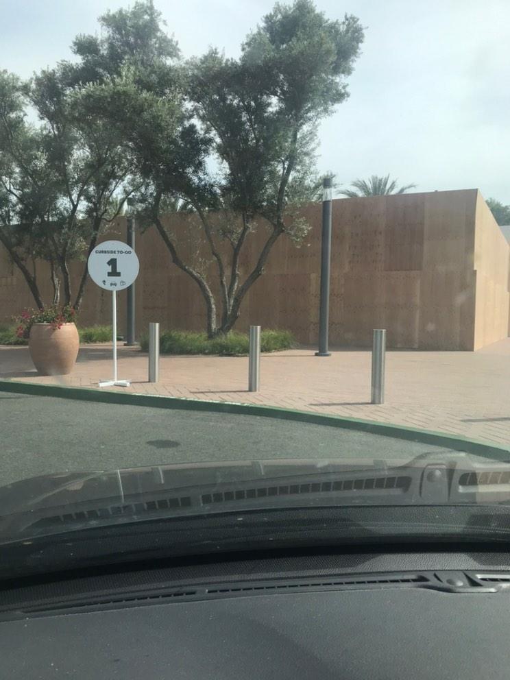 Apple Store Irvine Spectrum boarded up Scrolller