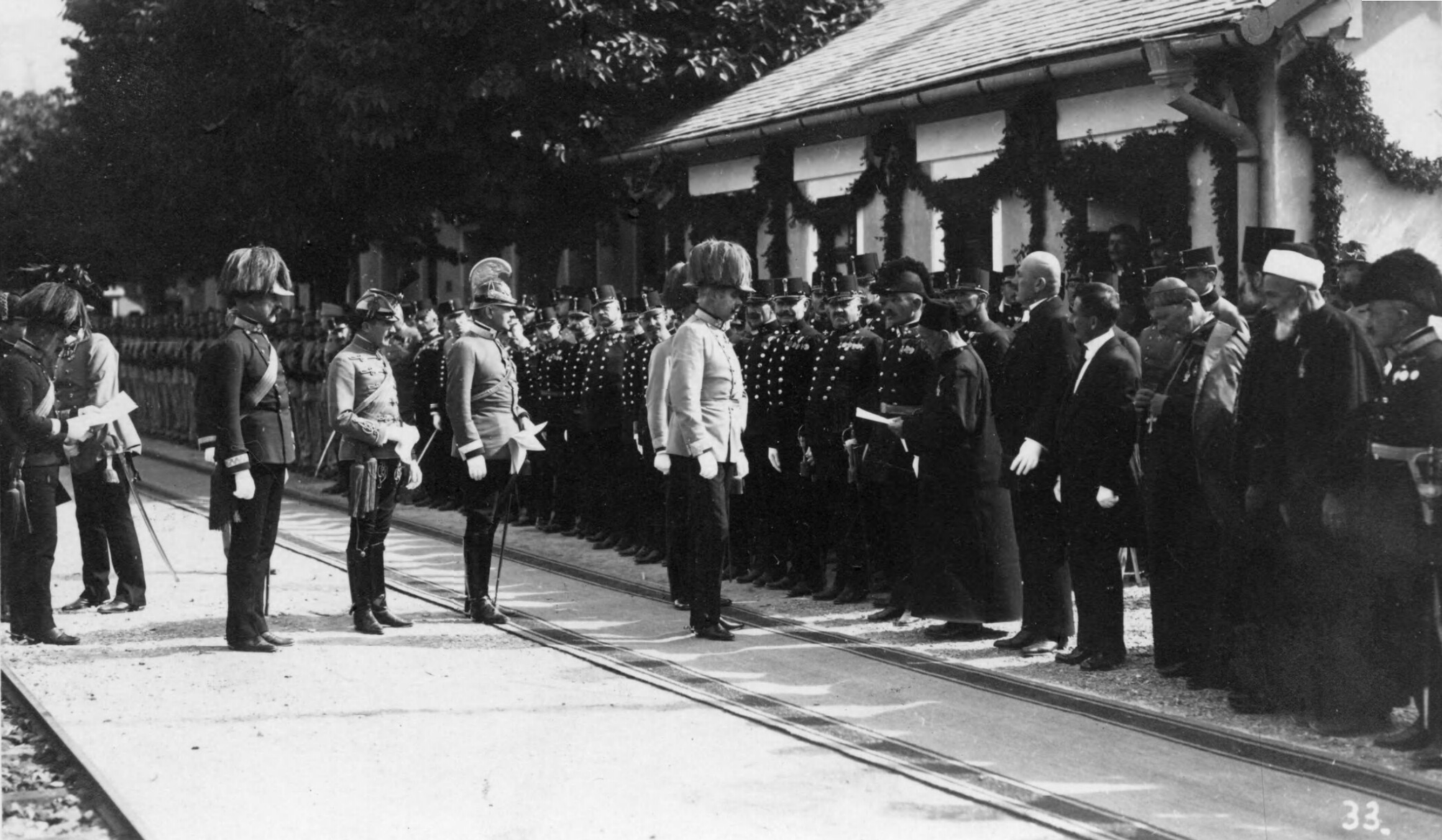 Archduke Franz Ferdinand being ceremonially to Sarajevo, few